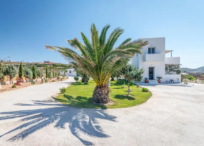 Kristen's & Daire Adamantas (Milos)