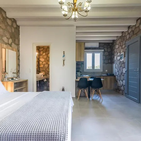 Kristen's & * Adamantas (Milos)