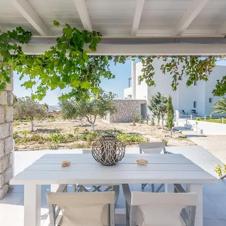 Kristen's Studio&apartments Adamantas (Milos)
