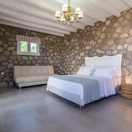 Kristen's & Adamantas (Milos)